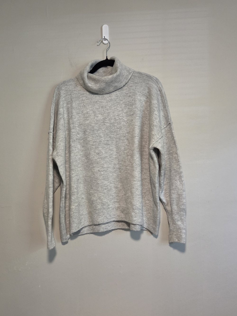 Vince Camuto Light Gray Turtleneck Sweater Size Large